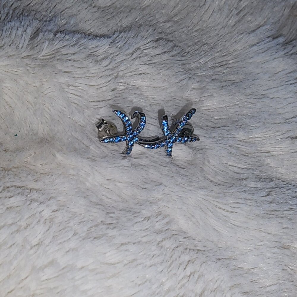 Starfish Stud Earrings - Picture 4 of 4